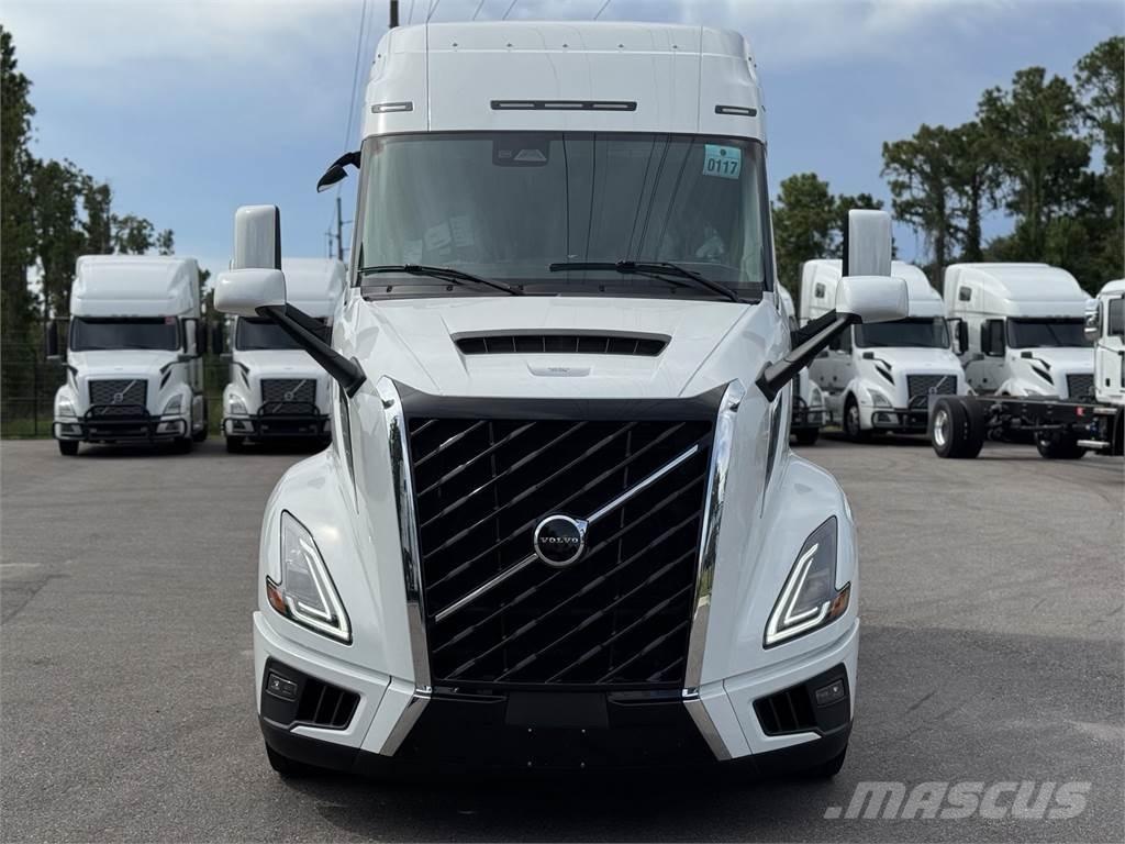 Volvo VNL64T840 Vetopöytäautot