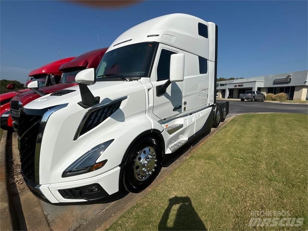 Volvo VNL64T860 Vetopöytäautot