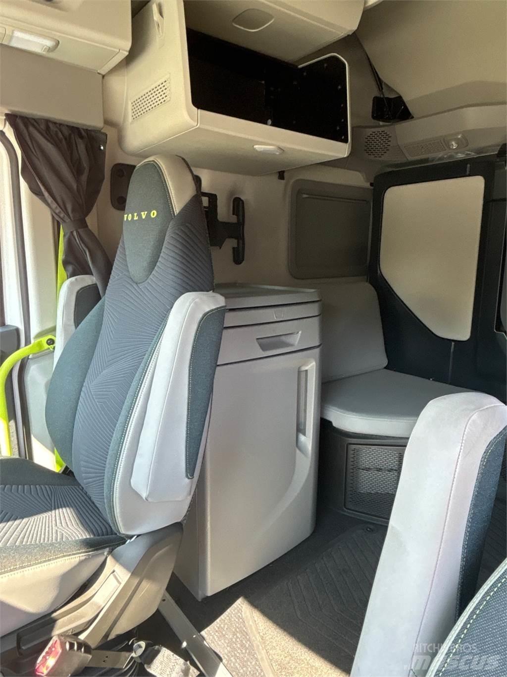 Volvo VNL64T860 Vetopöytäautot