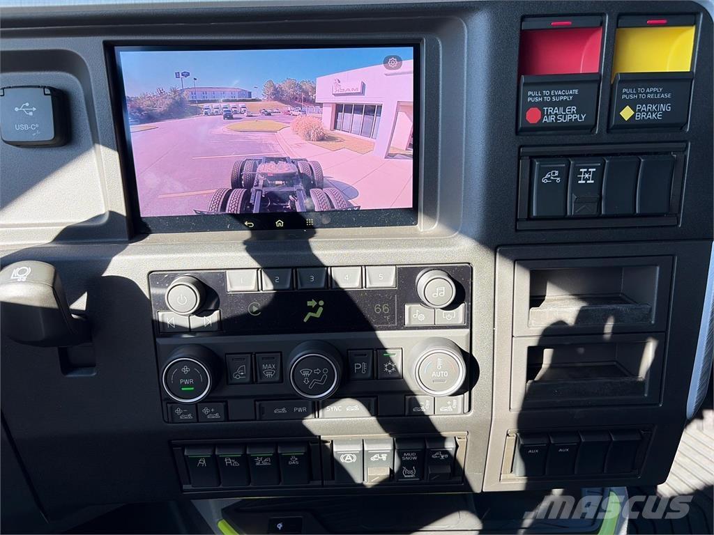 Volvo VNL64T860 Vetopöytäautot