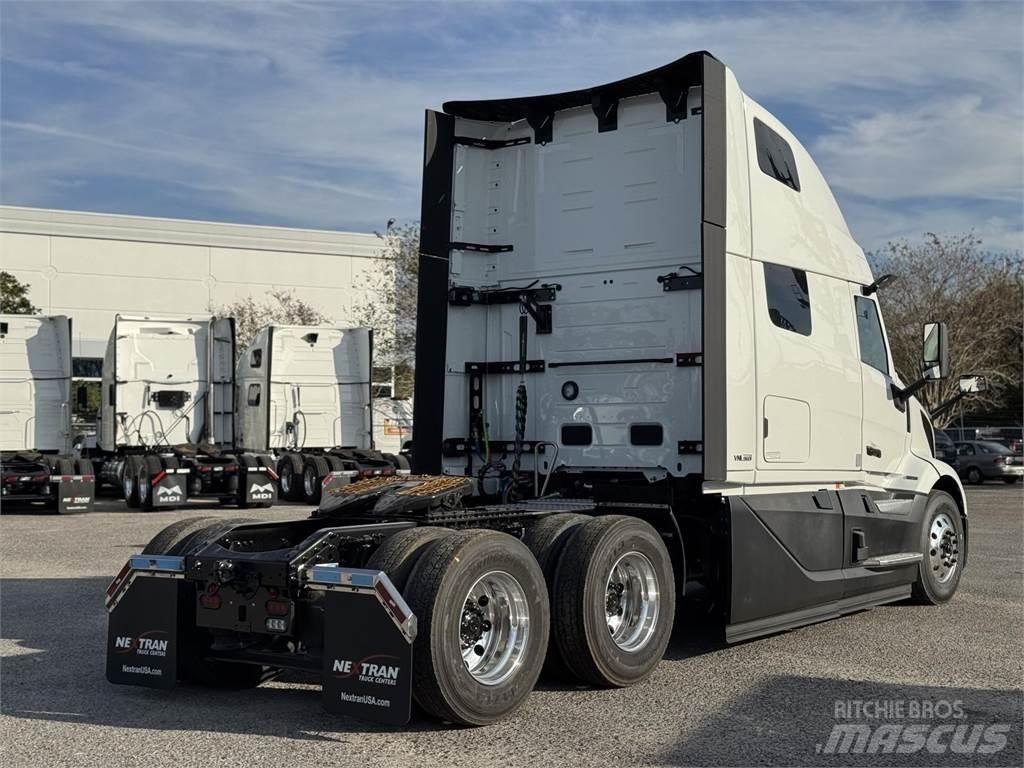 Volvo VNL64T860 Vetopöytäautot