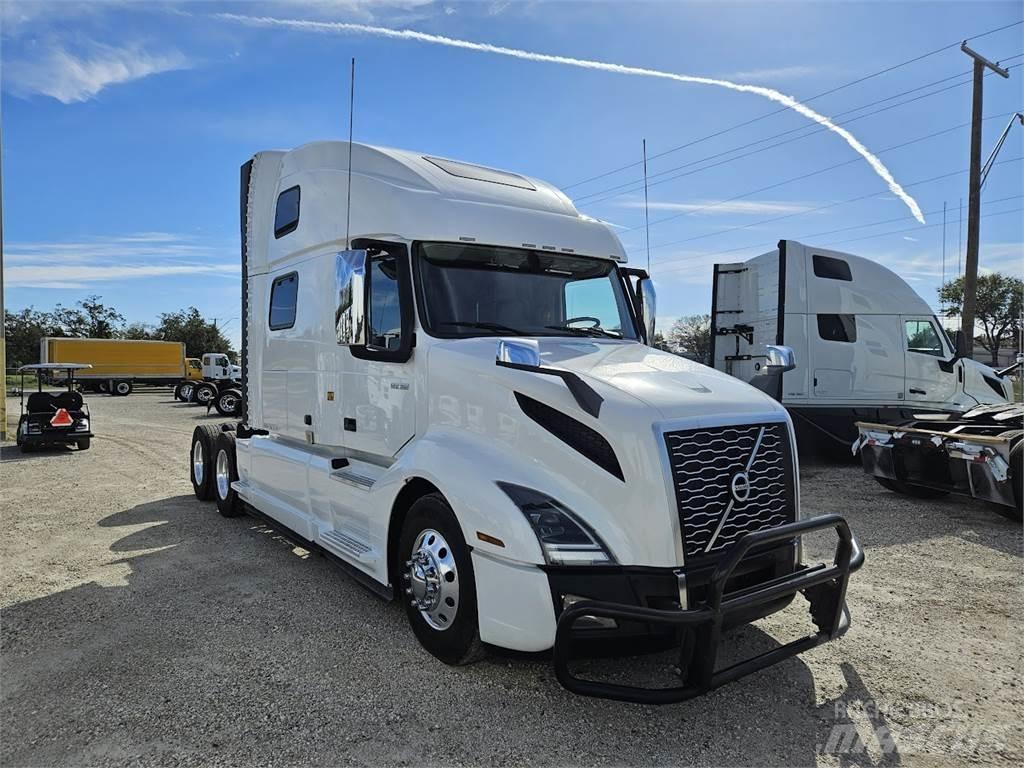 Volvo VNL64T860 Vetopöytäautot