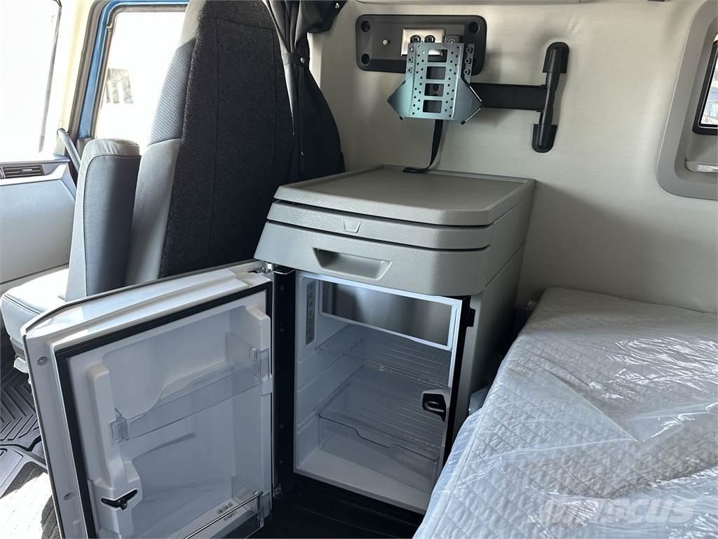 Volvo VNL64T860 Vetopöytäautot