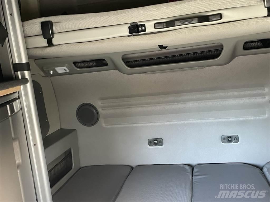 Volvo VNL64T860 Vetopöytäautot