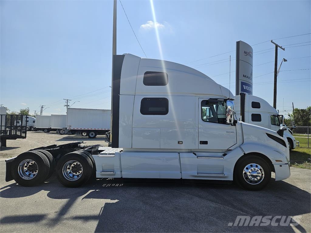 Volvo VNL64T860 Vetopöytäautot