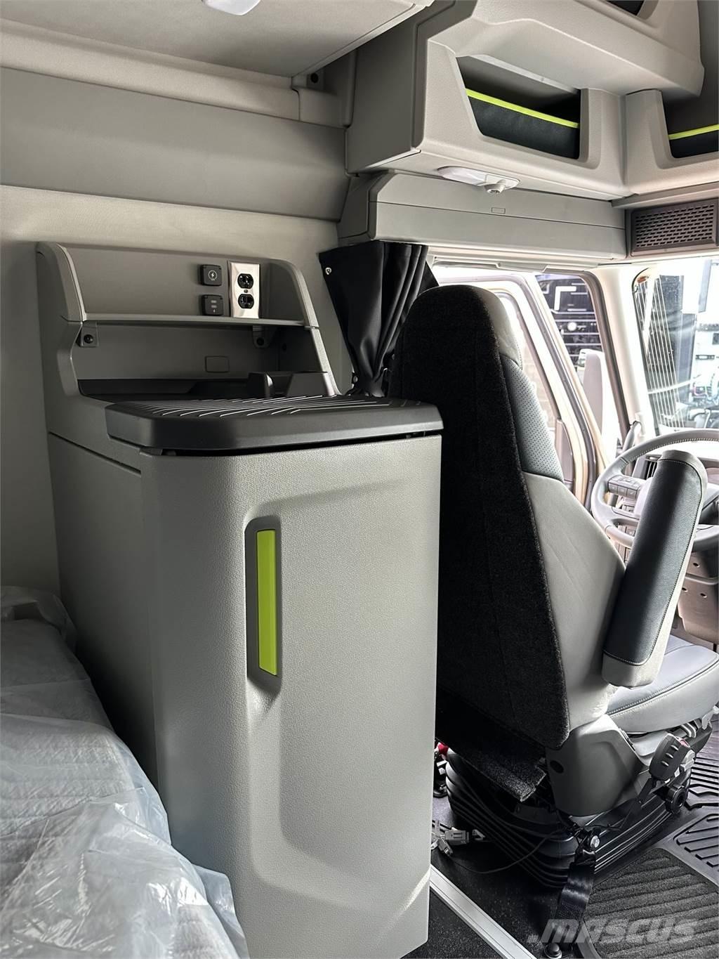 Volvo VNL64T860 Vetopöytäautot