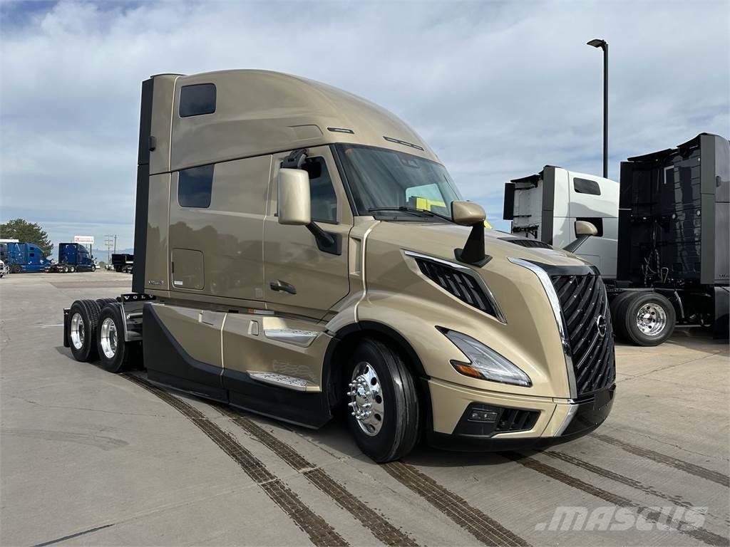 Volvo VNL64T860 Vetopöytäautot