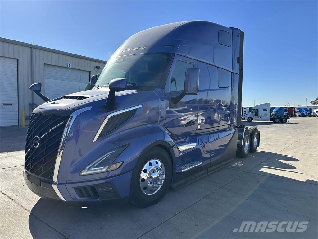 Volvo VNL64T860 Vetopöytäautot