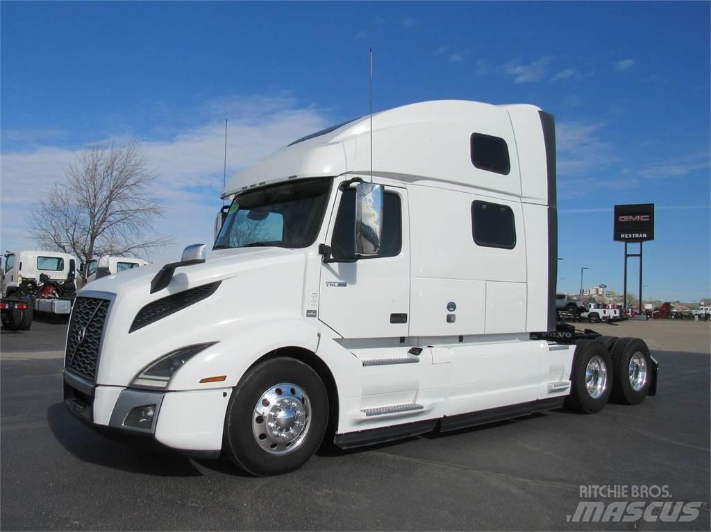 Volvo VNL64T860 Vetopöytäautot