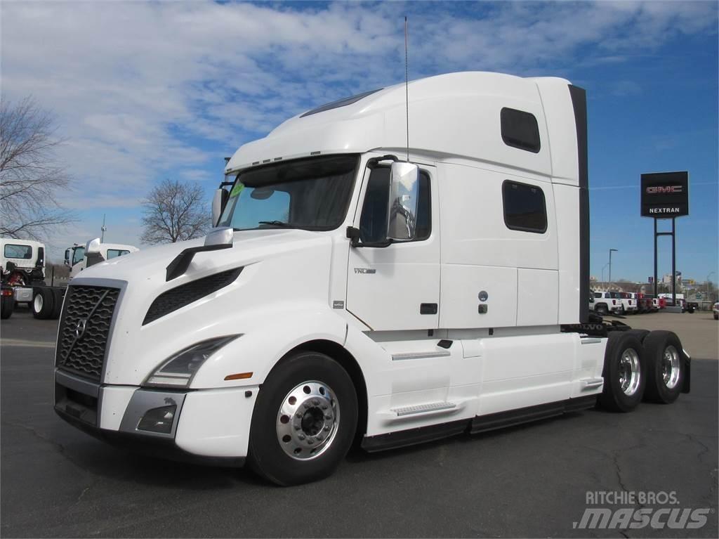 Volvo VNL64T860 Vetopöytäautot