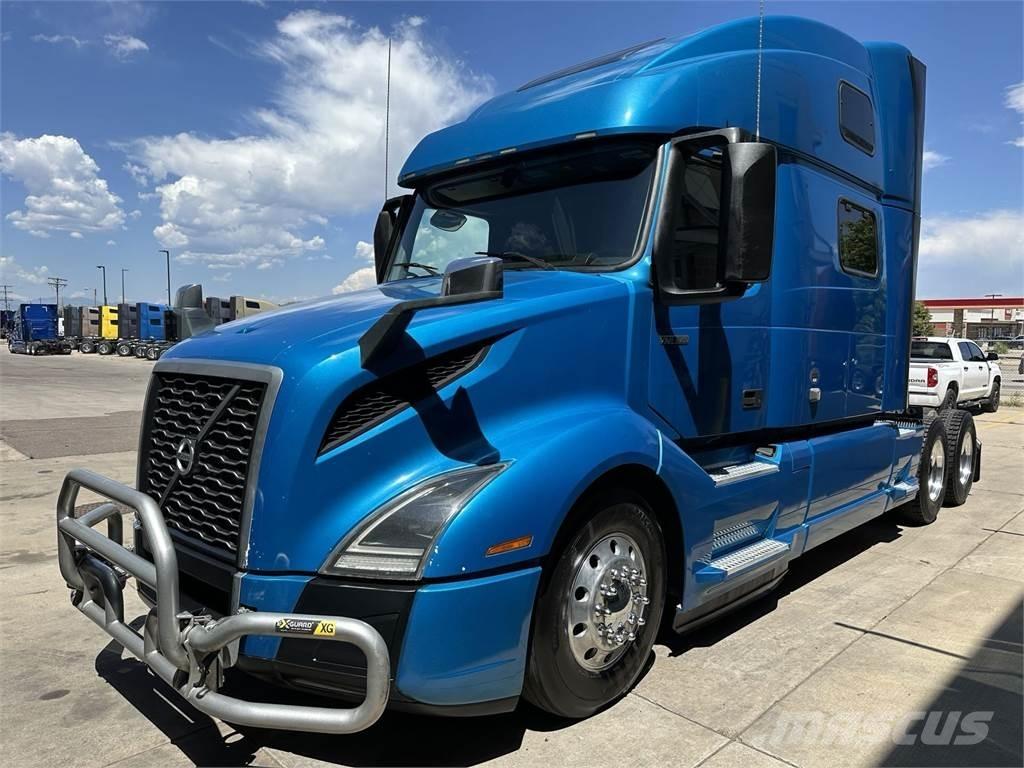 Volvo VNL64T860 Vetopöytäautot