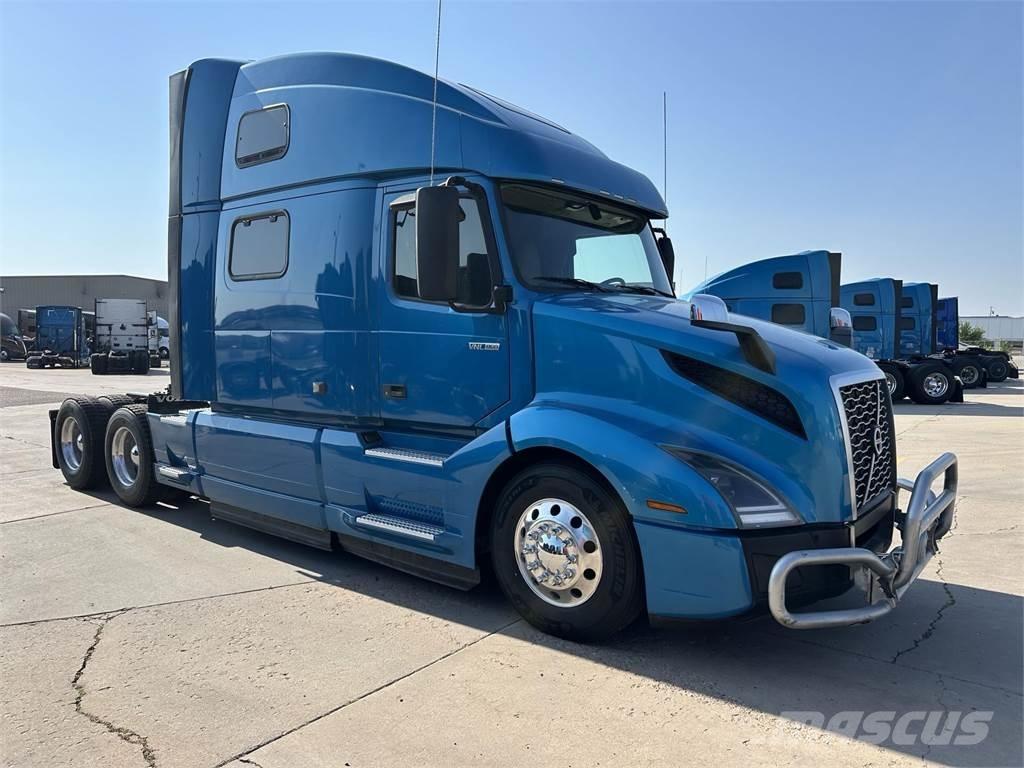 Volvo VNL64T860 Vetopöytäautot