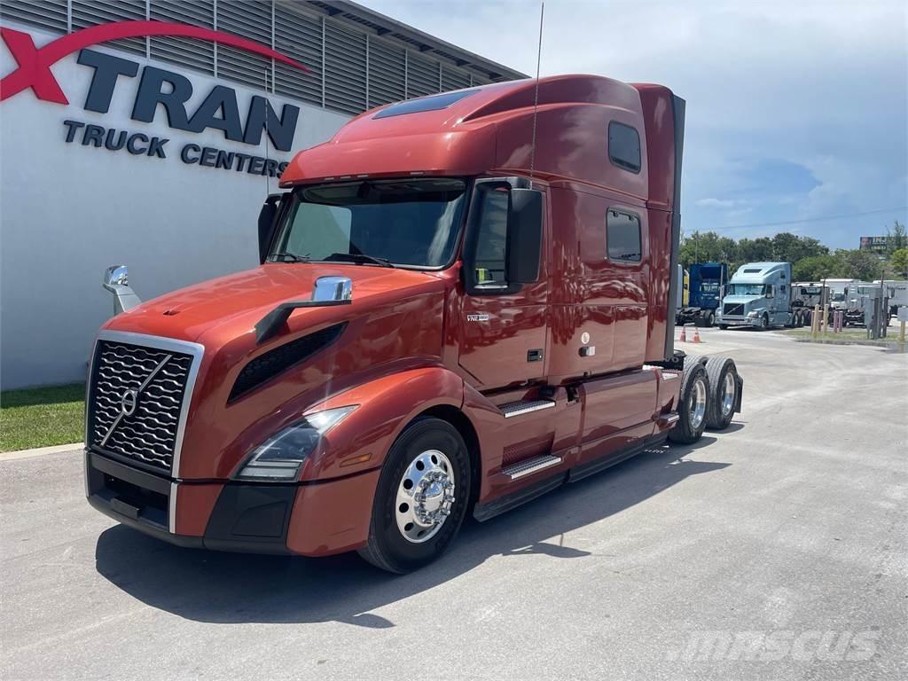 Volvo VNL64T860 Vetopöytäautot
