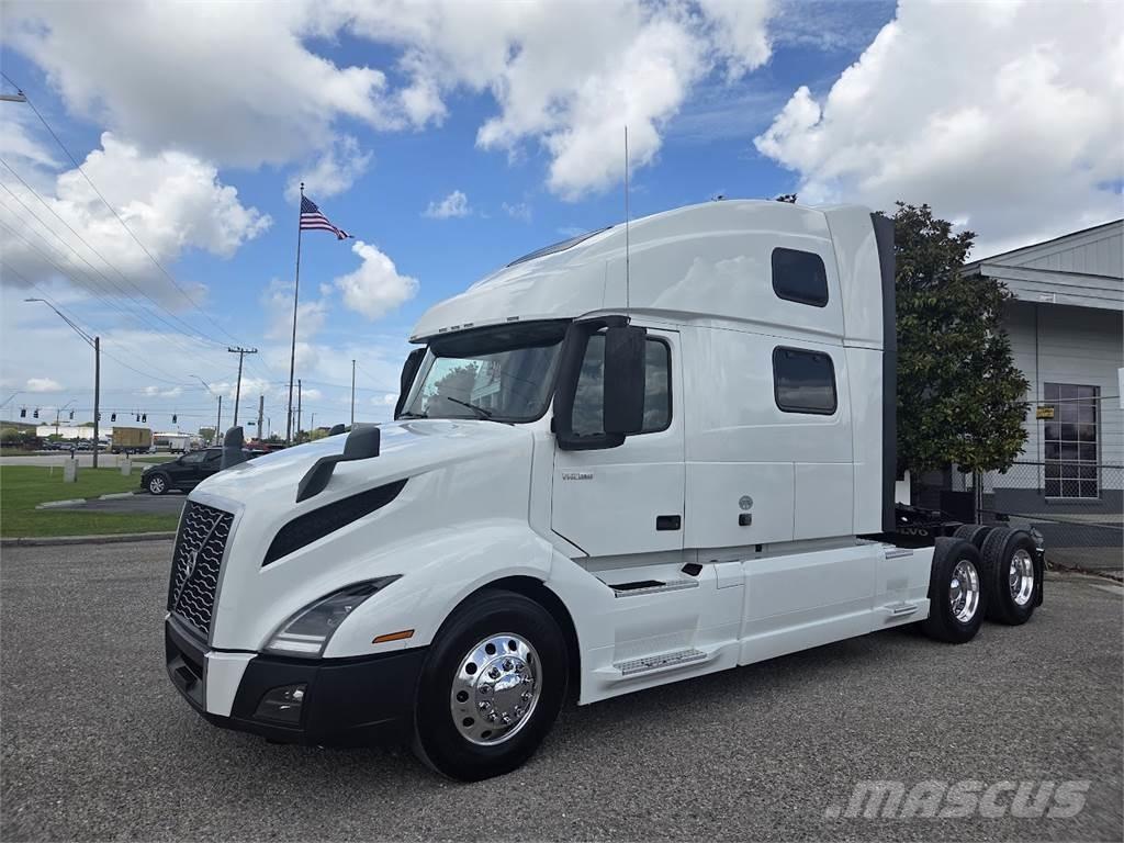 Volvo VNL64T860 Vetopöytäautot