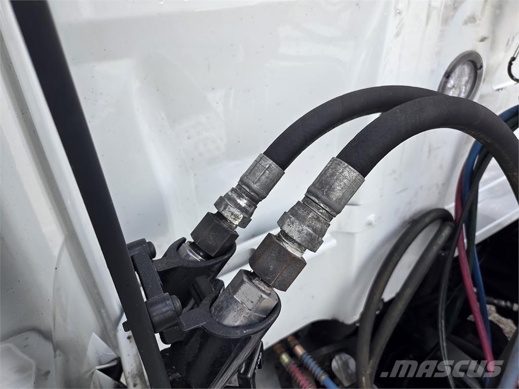 Volvo VNL64T860 Vetopöytäautot