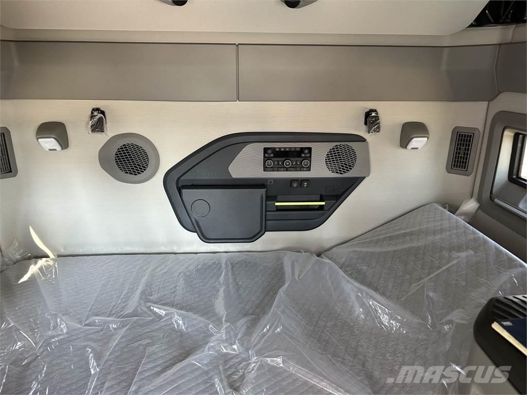 Volvo VNL64T860 Vetopöytäautot