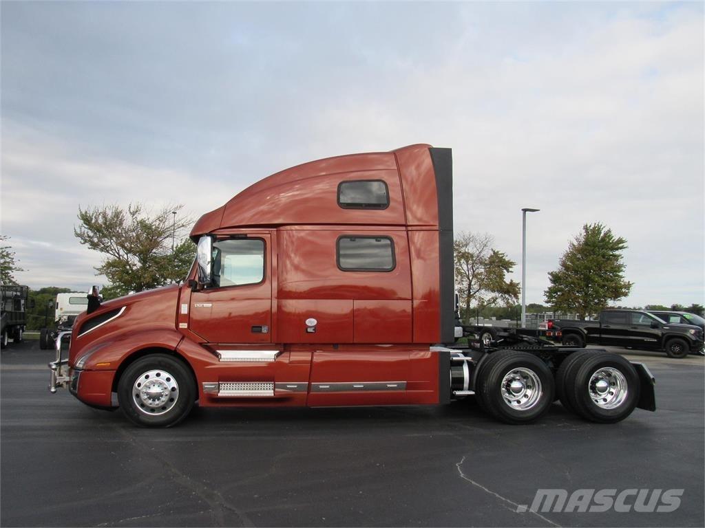 Volvo VNL64T860 Vetopöytäautot