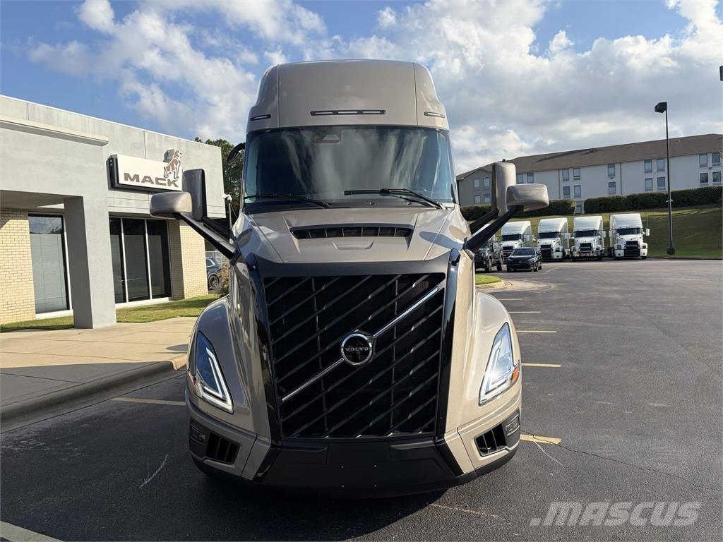 Volvo VNL64T860 Vetopöytäautot