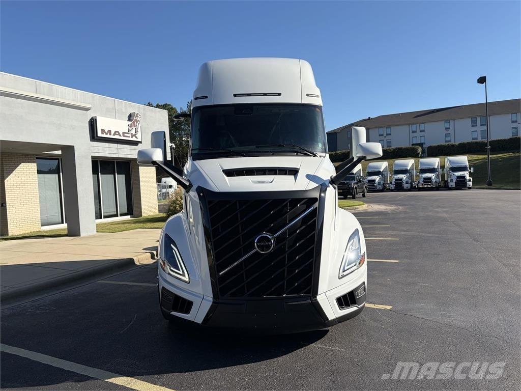Volvo VNL64T860 Vetopöytäautot