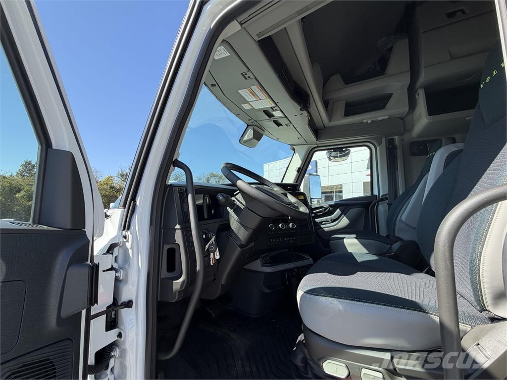 Volvo VNL64T860 Vetopöytäautot