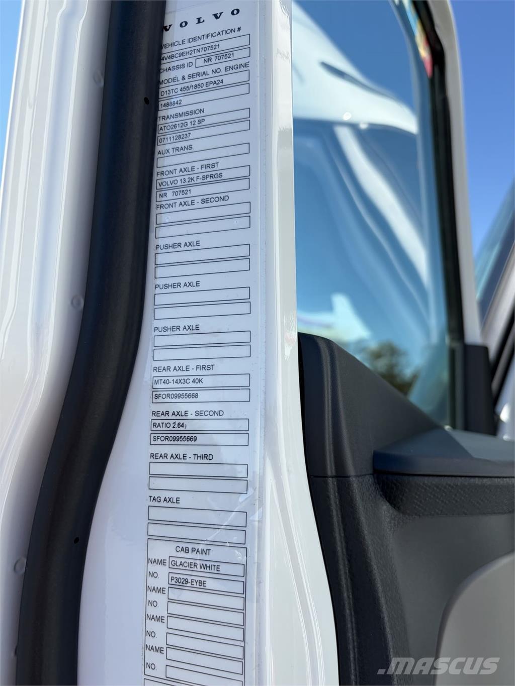 Volvo VNL64T860 Vetopöytäautot