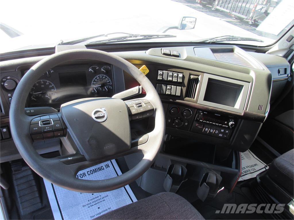 Volvo VNL64T860 Vetopöytäautot