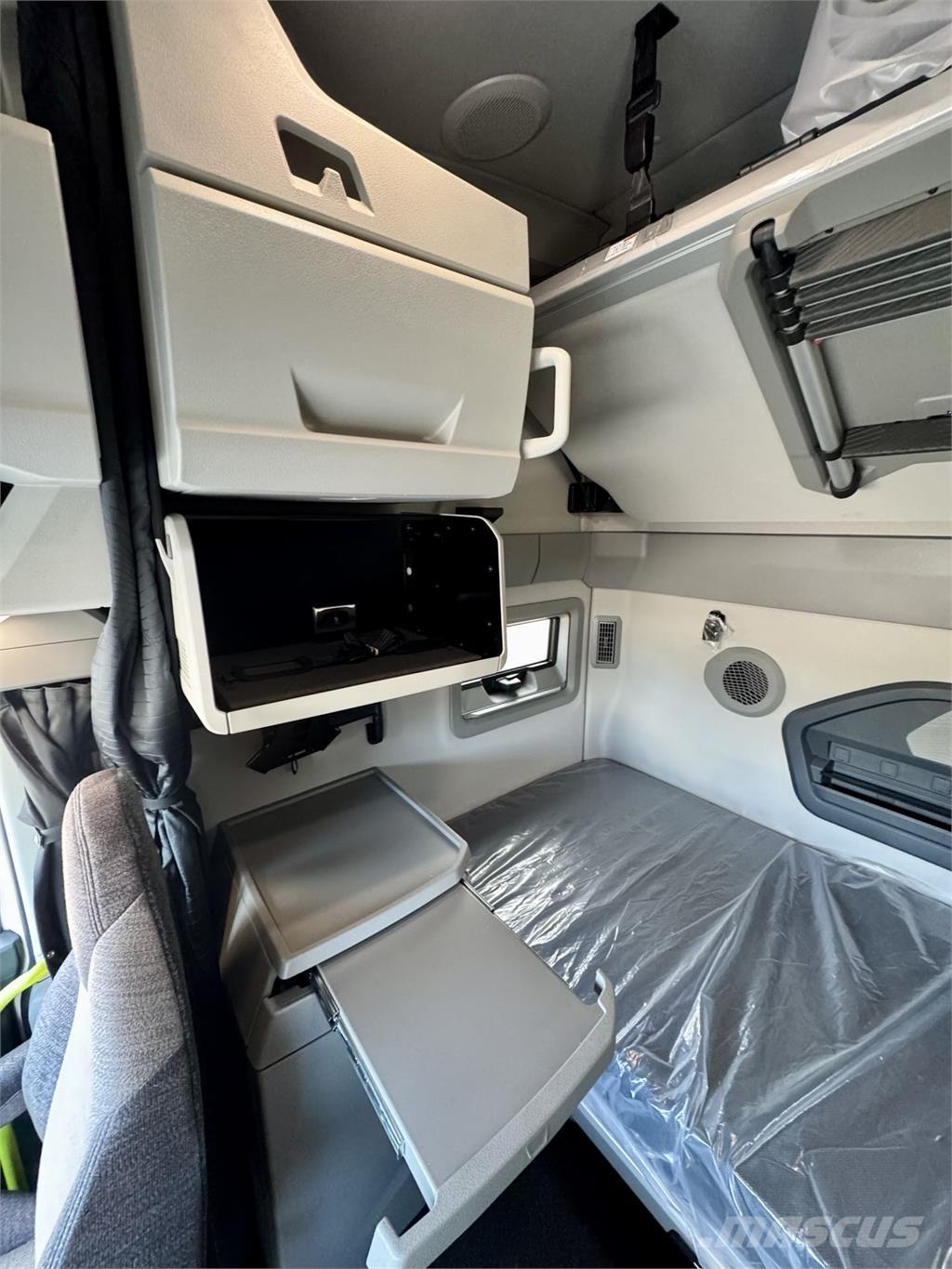 Volvo VNL64T860 Vetopöytäautot