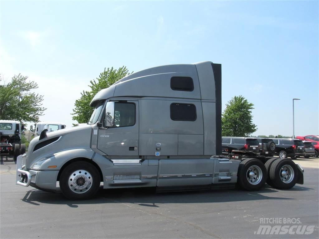 Volvo VNL860 Vetopöytäautot