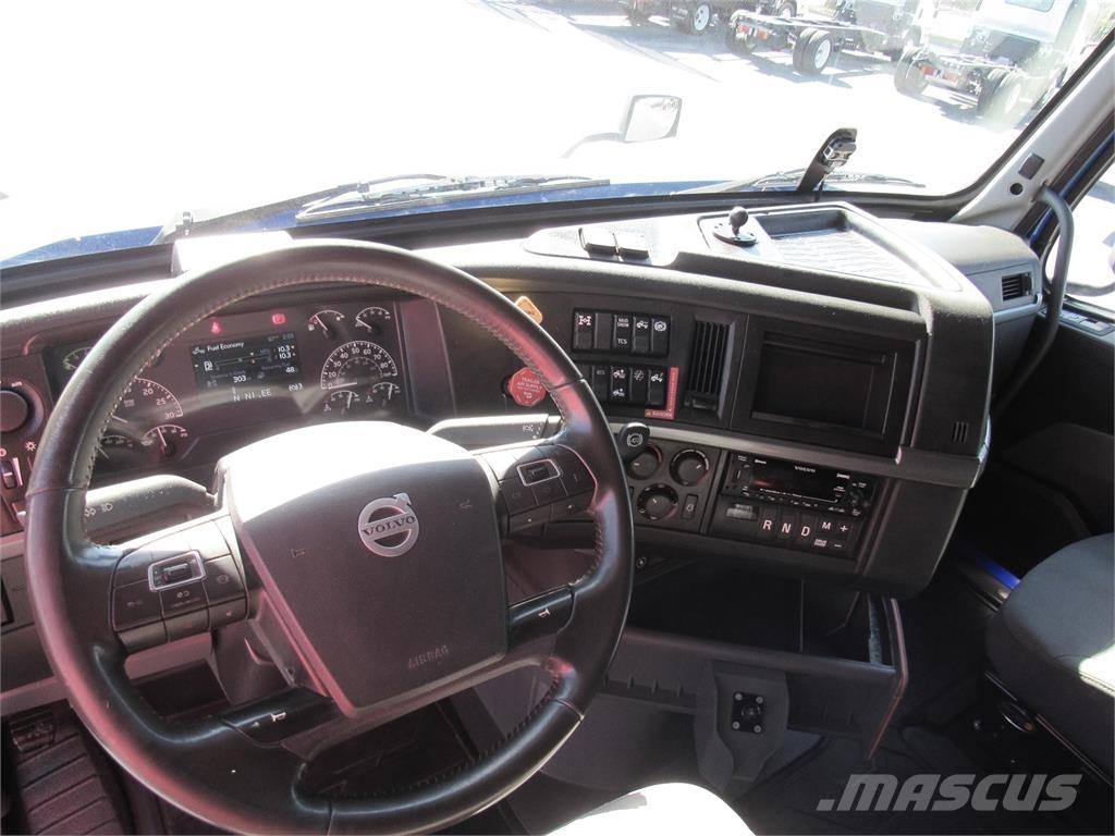 Volvo VNL860 Vetopöytäautot