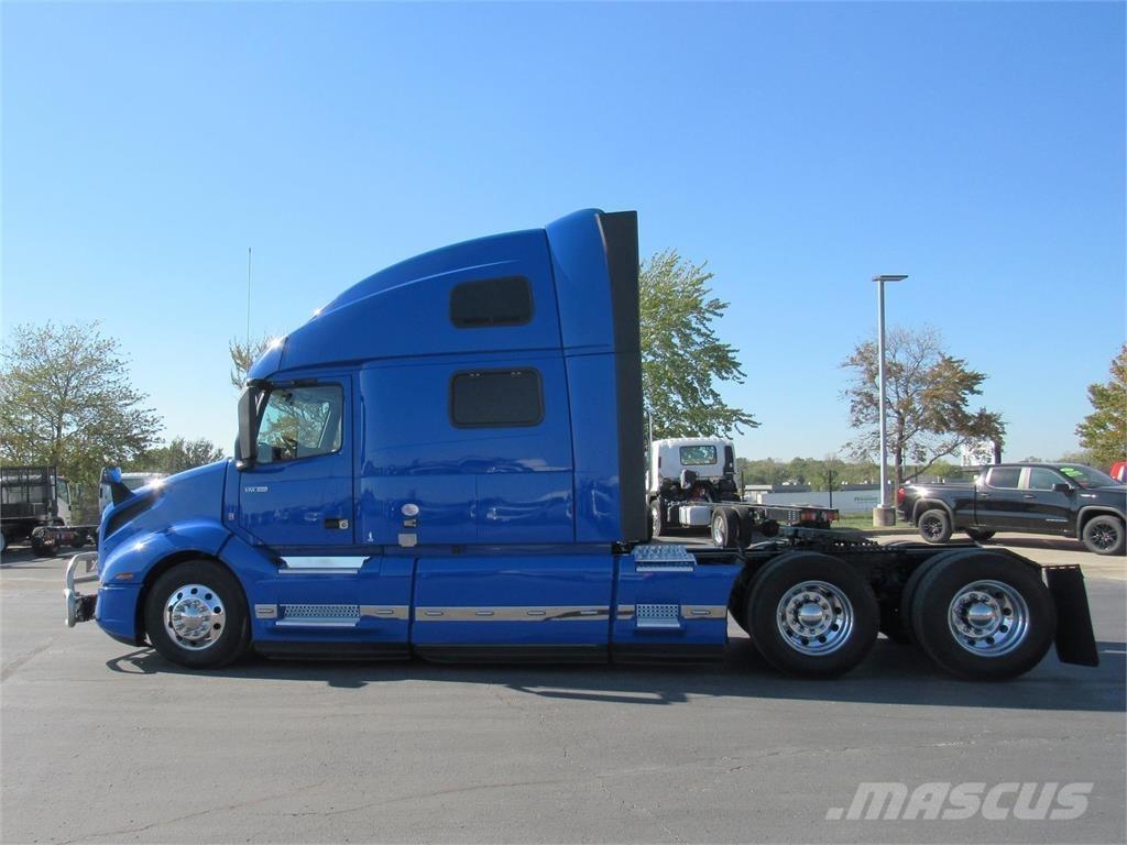 Volvo VNL860 Vetopöytäautot