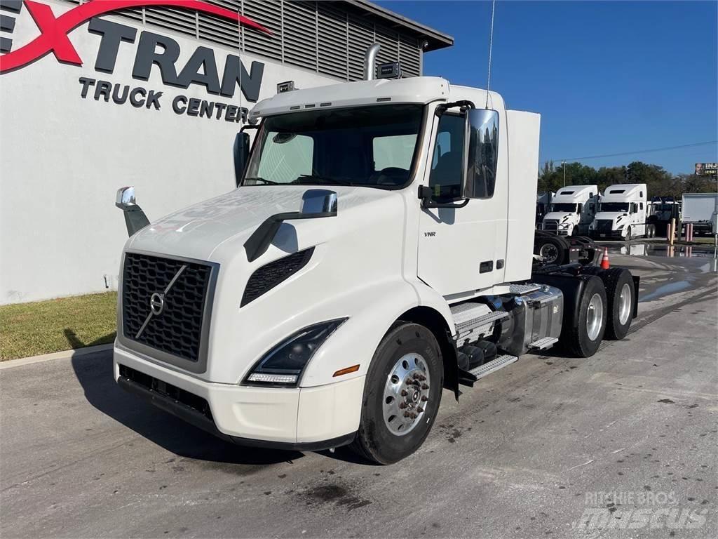 Volvo VNR64T Vetopöytäautot