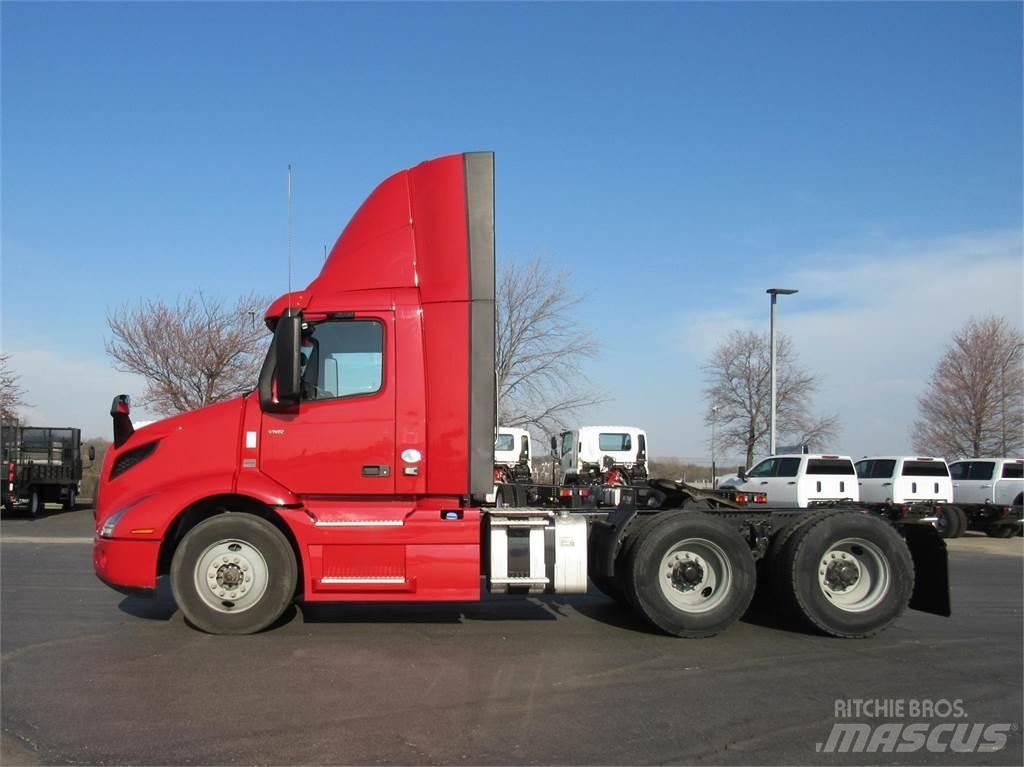 Volvo VNR64T300 Vetopöytäautot