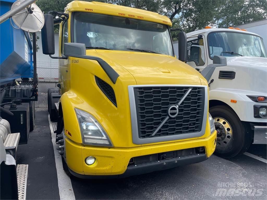 Volvo VNR64T300 Vetopöytäautot