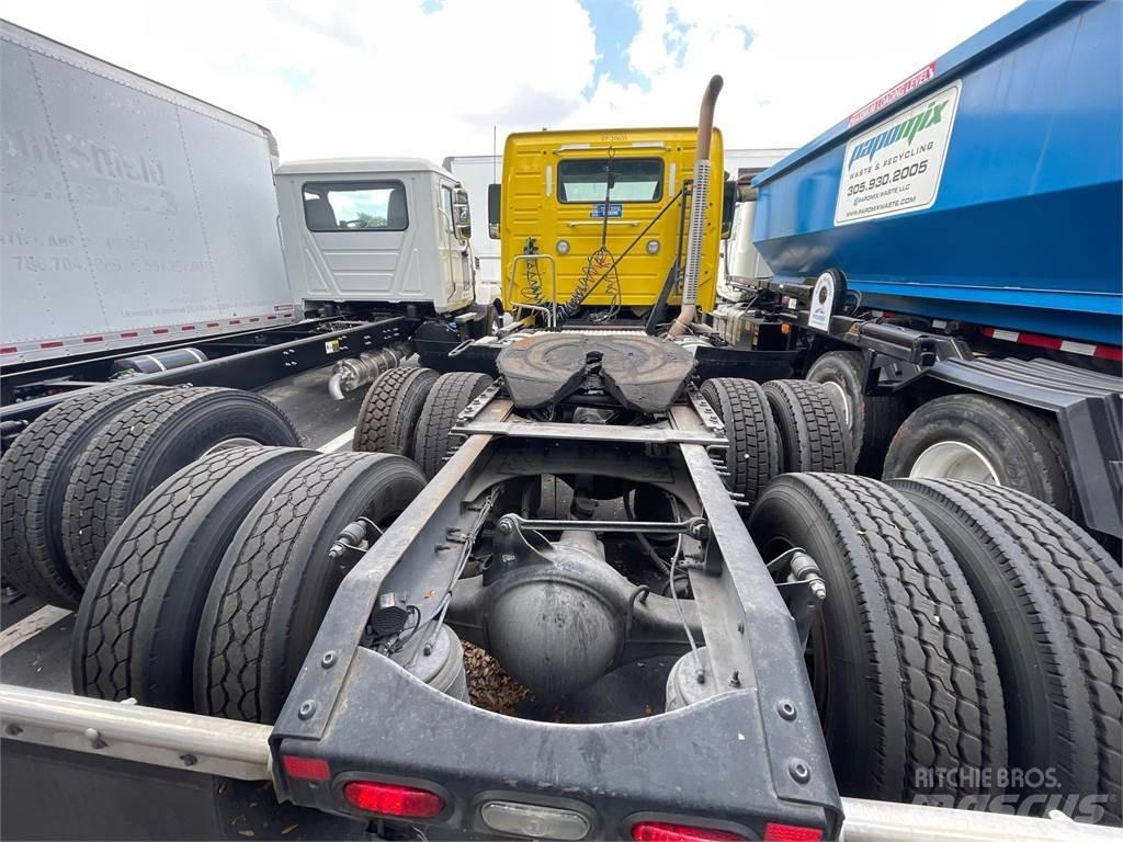 Volvo VNR64T300 Vetopöytäautot