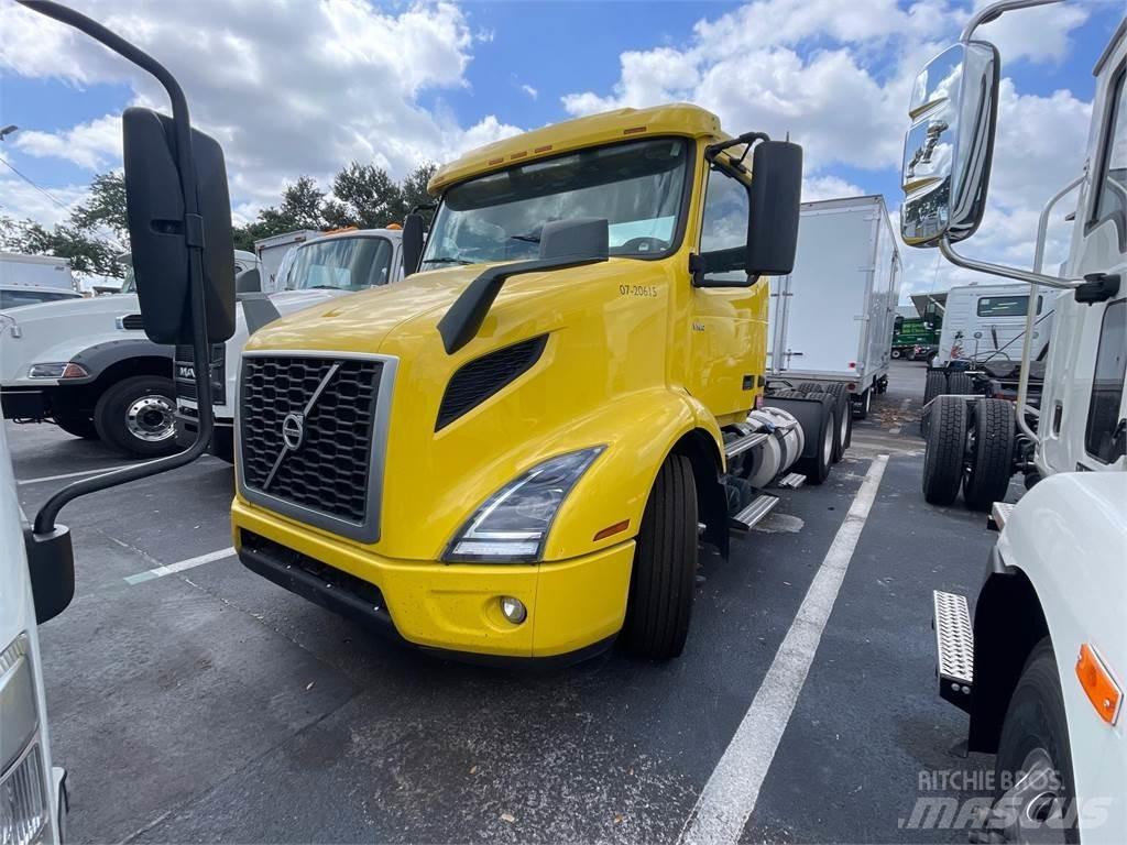 Volvo VNR64T300 Vetopöytäautot