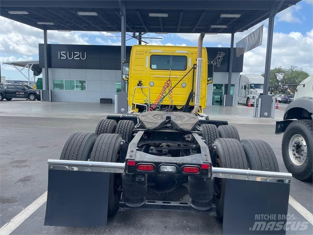 Volvo VNR64T300 Vetopöytäautot