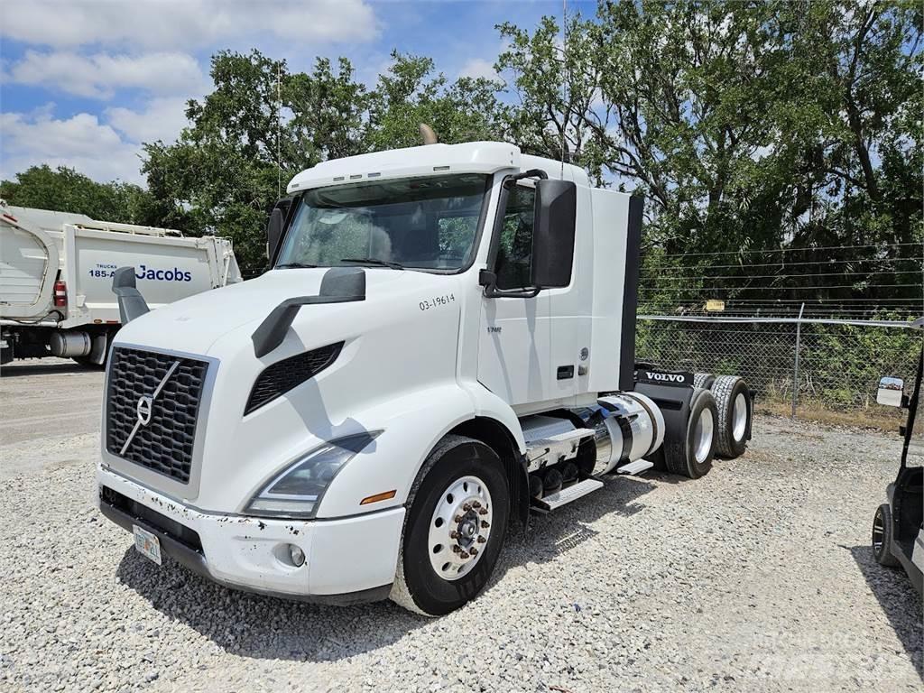 Volvo VNR64T300 Vetopöytäautot