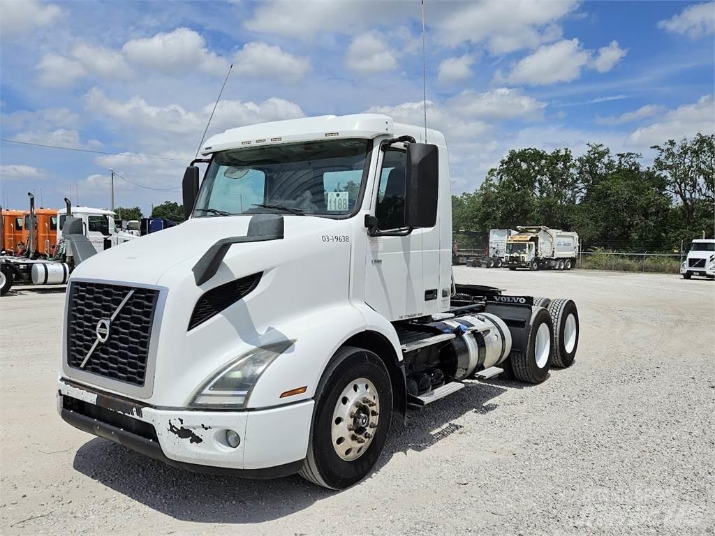 Volvo VNR64T300 Vetopöytäautot