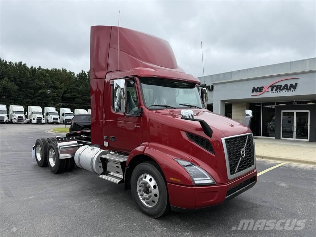 Volvo VNR64T300 Vetopöytäautot