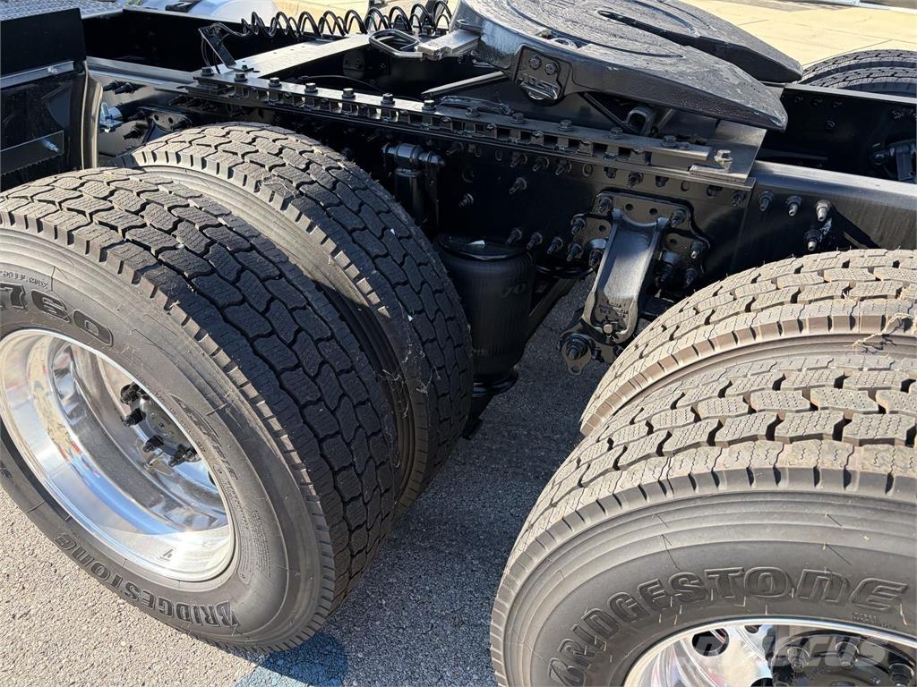 Volvo VNR64T300 Vetopöytäautot