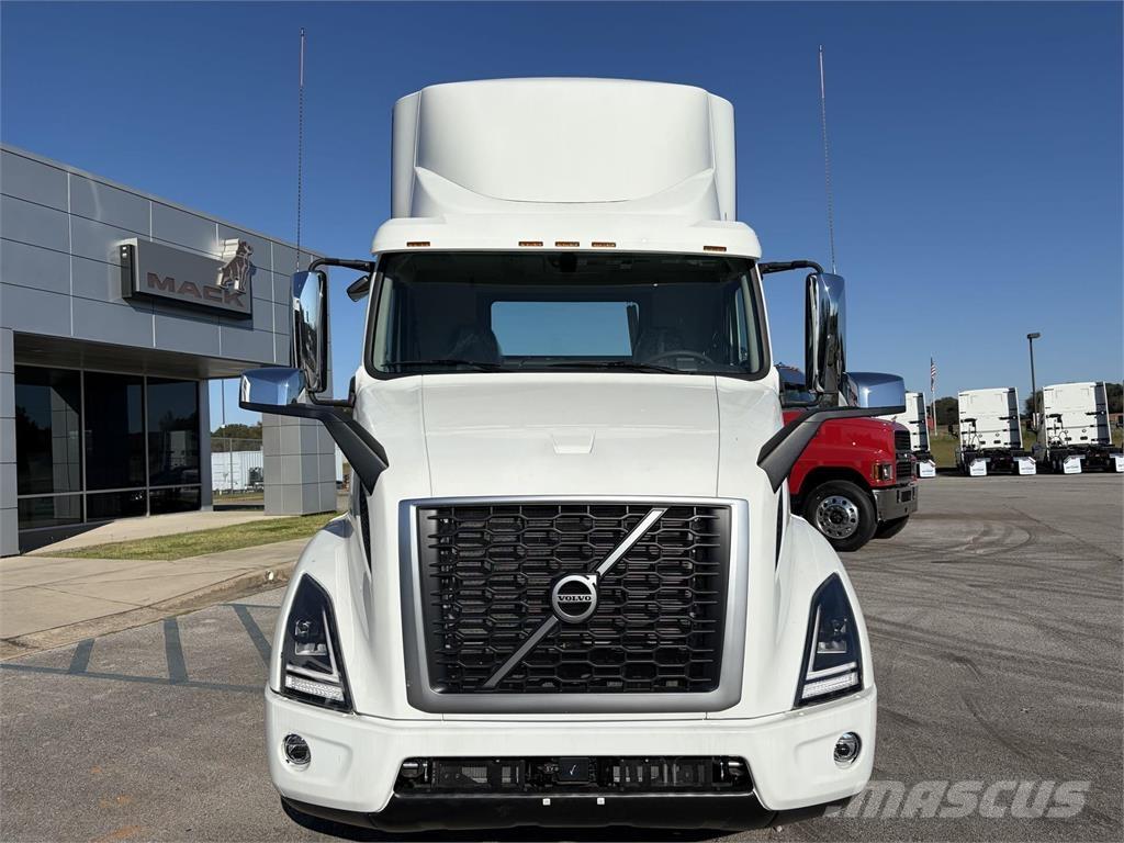 Volvo VNR64T300 Vetopöytäautot