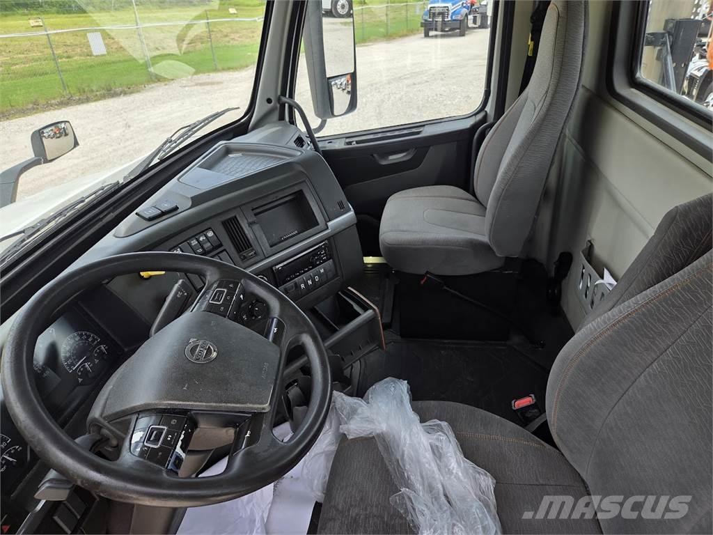 Volvo VNR64T300 Vetopöytäautot