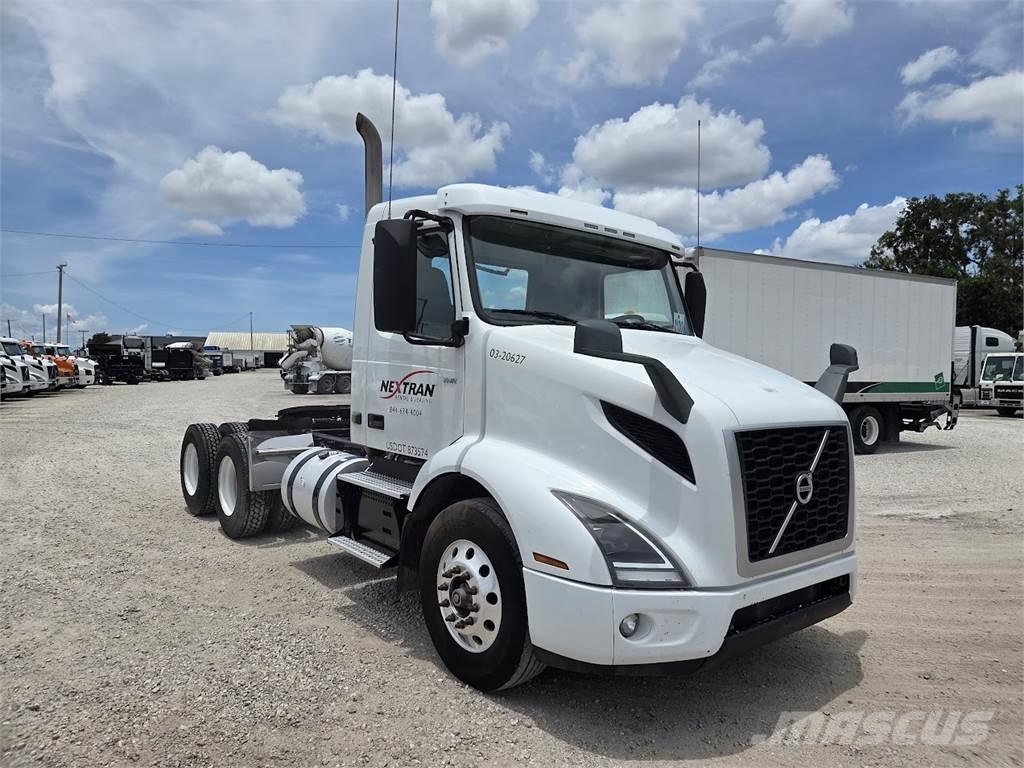 Volvo VNR64T300 Vetopöytäautot