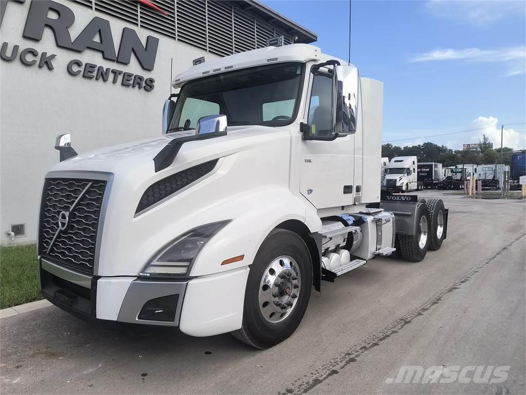 Volvo VNR64T300 Vetopöytäautot