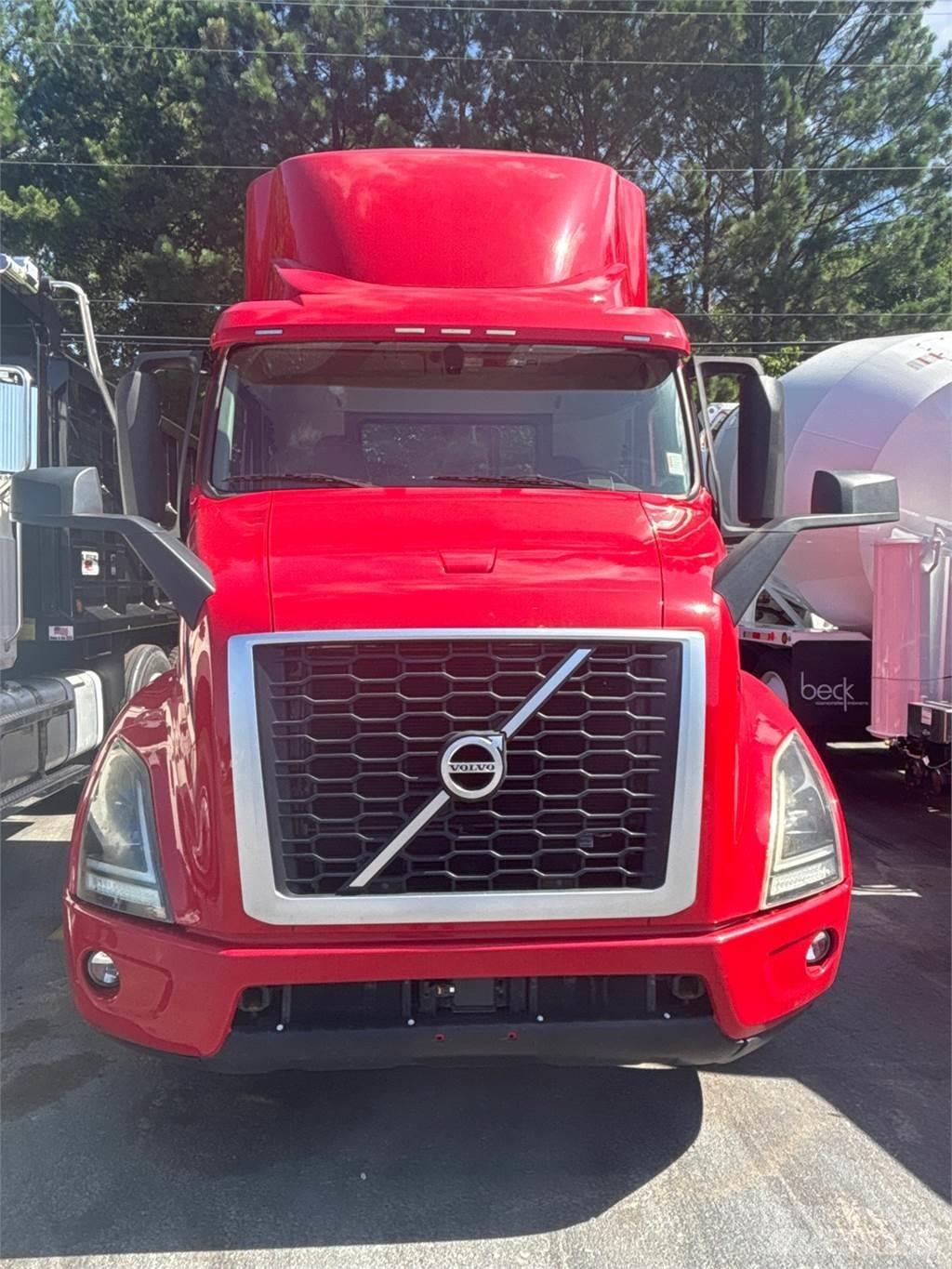 Volvo VNR64T300 Vetopöytäautot