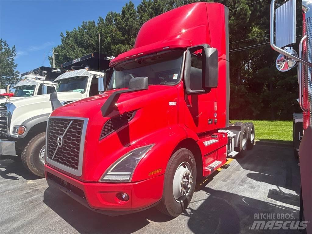 Volvo VNR64T300 Vetopöytäautot