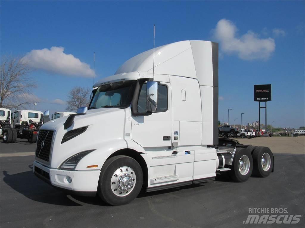 Volvo VNR64T400 Vetopöytäautot