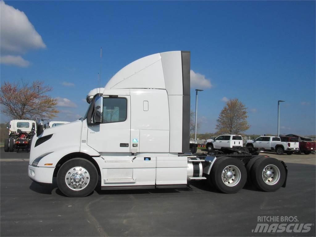 Volvo VNR64T400 Vetopöytäautot