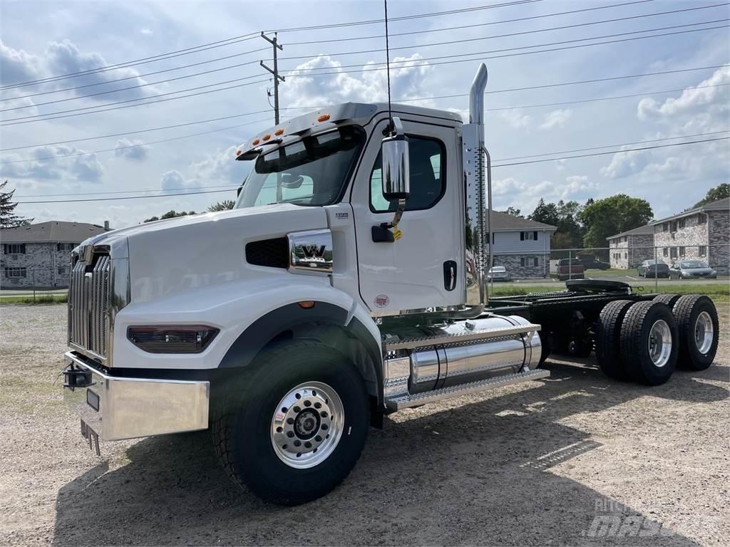 Western Star 49X Vetopöytäautot