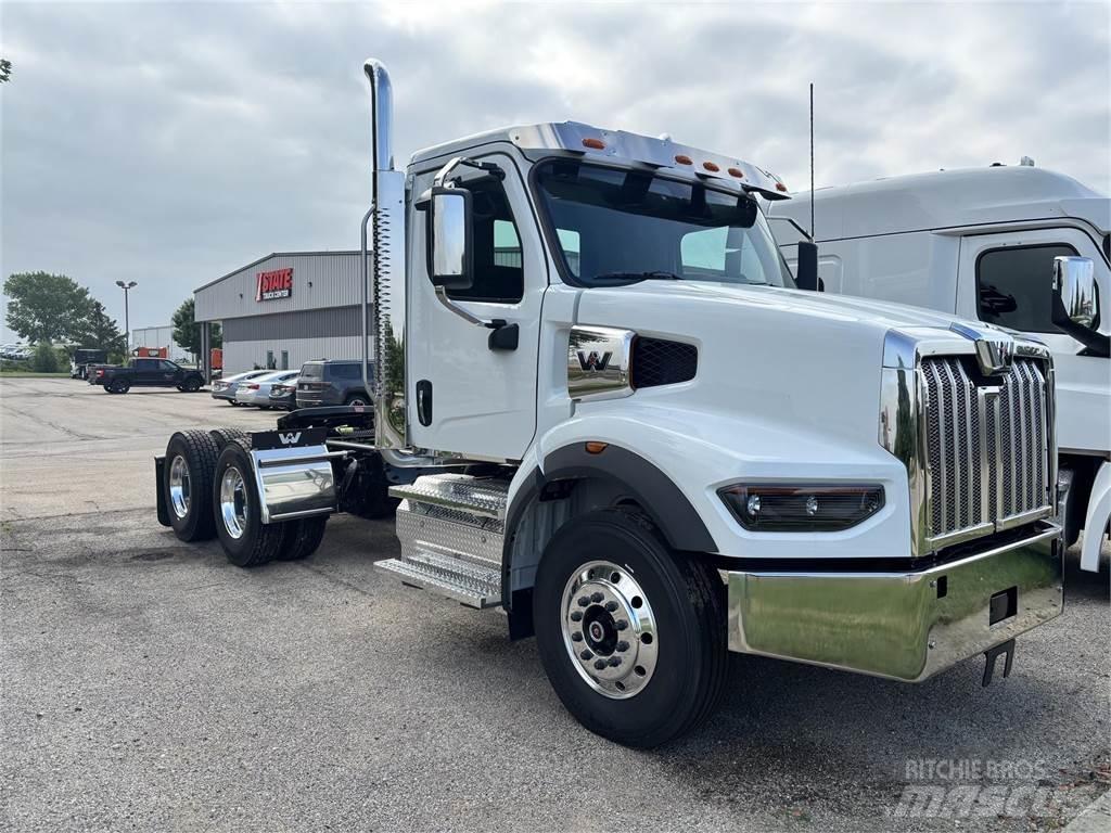 Western Star 49X Vetopöytäautot